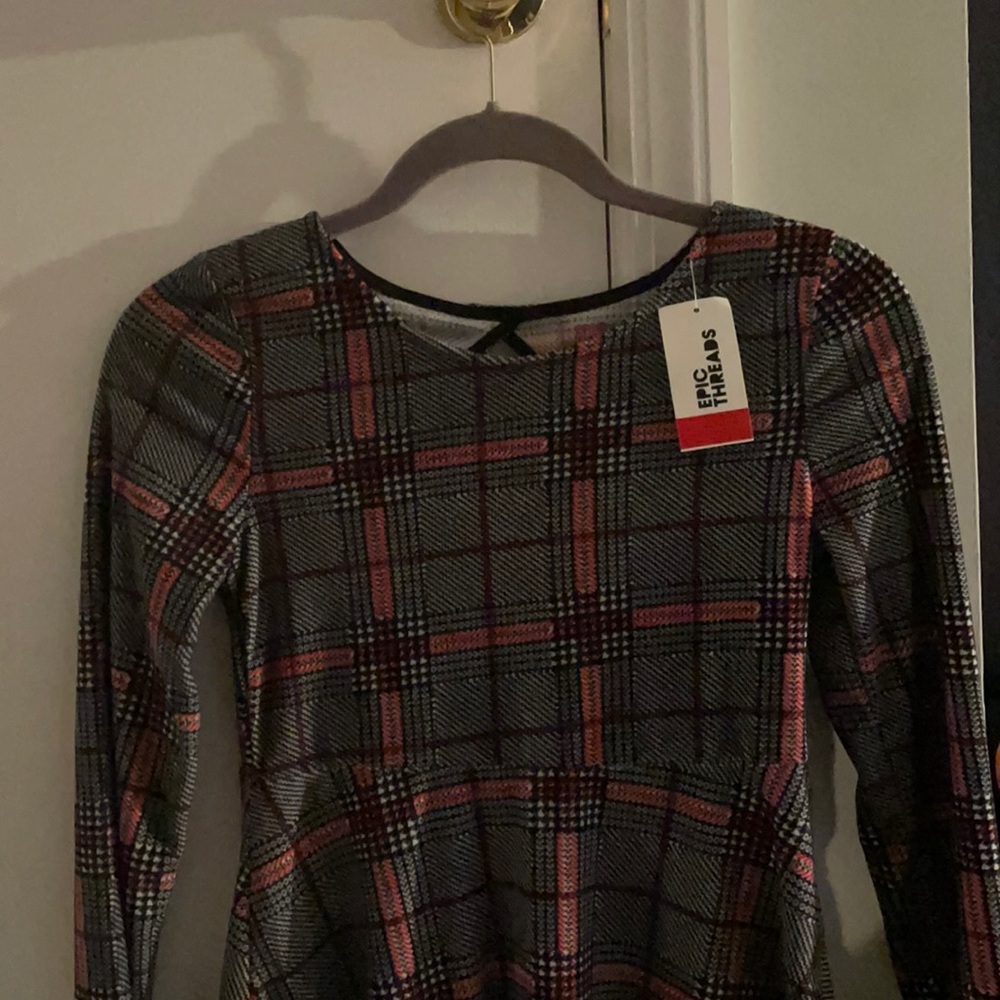 NWT pretty + soft red and black epic threads dress size large, girls